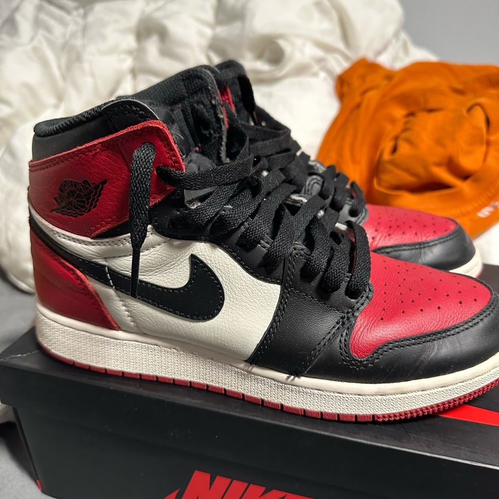 Jordan 1 Bred Toe Retro OG Size 7Y